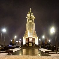 Монумент "Рабочий и колхозница" в Москве :: Михаил Танин 
