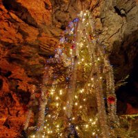 В пещере Новый год круглый год... :: Raduzka (Надежда Веркина)