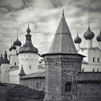 Купола и башни Ростовского кремля :: Николай Белавин