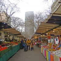 Рынок выходного дня в у башни Монпарнас в Париже. :: ИРЭН@ .