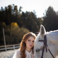 Девушка и лошадь :: Марина Шакирова