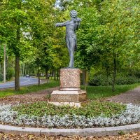 Памятник Иоганну Штраусу в Павловске (пригороде СПБ) :: Стальбаум Юрий 