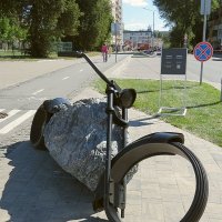 Мотоцикл-камень :: Сеня Белгородский