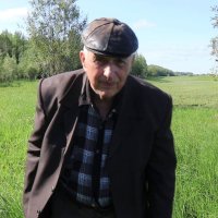 Мой фотопортрет на фоне зеленой поймы! :: Владимир 