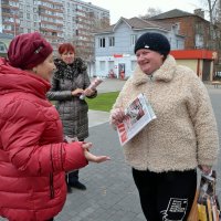 Красные в городе. :: Михаил Столяров