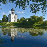Церковь Покрова на Нерли :: Александр Гурьянов