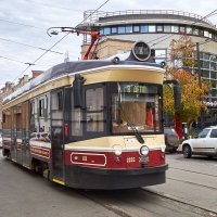 Ретро-трамвай в Нижнем Ногороде :: Алексей Р.