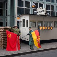 ...ряженые...клоуны на улицах Берлина. :: Николай Рубцов