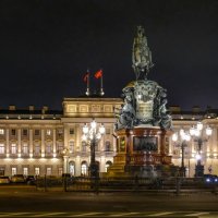 Мариинский дворец  с памятником Николаем 1 :: Георгий А