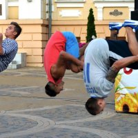 Уличные прыгуны :: Владимир Жуков