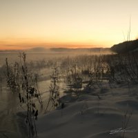 Зимним утром на берегу Ангары :: Сергей Шаврин