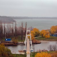 Осенний пейзаж с мостом и излучиной реки :: M Marikfoto