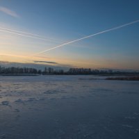 Морозным вечером на Лебяжьем озере. :: Виктор Евстратов