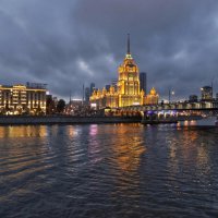 Вечер на Москве-реке :: Наталья Васильева