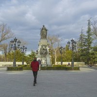 Памятник  Екатерине 2 :: Валентин Семчишин