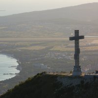 Поклонный крест в Геленджике :: Сергей Титов