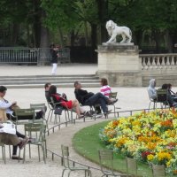 отдыхающие в Люксембургском саду. :: ИРЭН@ .