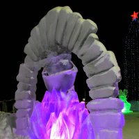 Ледяная скульптура -очаг... :: Нэля Лысенко