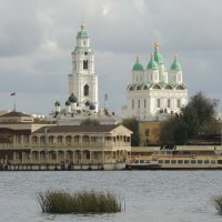 вид на кремль с Городского острова :: Евгения Чередниченко