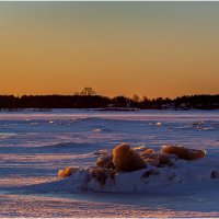 Река Онега подо льдом. :: Валентин Кузьмин
