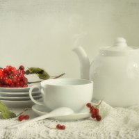 Чай с калиной. :: Татьяна Глинская