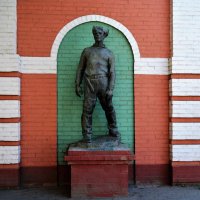 Азов. Памятник рыбаку-помору. :: Пётр Чернега