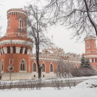 Петровский Дворец :: юрий поляков