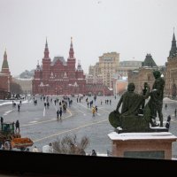 Вид на Красную площадь из храма Василия Блаженного :: Andrew 