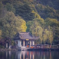 Беседка на озере Сианьху в Ханчжоу :: Дмитрий 
