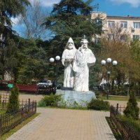 Памятник  Айвазовскому и его брату в Симферополе :: Валентин Семчишин