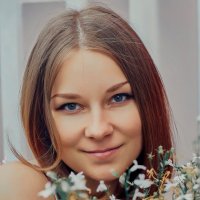 Портрет девушки с цветами :: Григорий Поздняков
