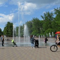 Светомузыкальный фонтан в парке Плевен :: Татьяна Смоляниченко