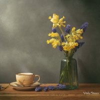 Чашка кофе и весенние цветы. :: Виталий Стасов