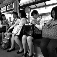 В трамвае Нагасаки Япония :: Alm Lana