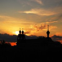 Закат над Церковью :: Андрей Снегерёв