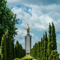 Звонница на Танковом поле в Прохоровке. :: Михаил 