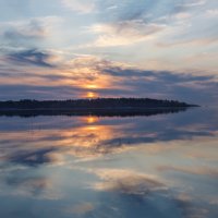 Рассвет на Ладожском озере :: Евгений Печенин