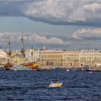 Кораблики на реке Неве. День ВМФ. :: Александр Максимов