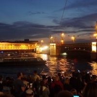 В ожидании разведения моста :: Сергей Беляев