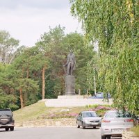 Памятник И.И. Шишкину в Елабуге :: Raduzka (Надежда Веркина)