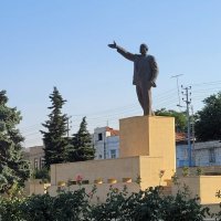 Памятник В.И.Ленину в Дербенте :: Татьяна 