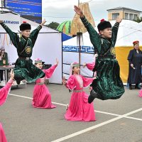 Павильон республики Калмыкия. Танец. :: Александр 