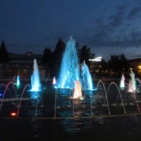 Вечер, фонтан, лето :: Андрей Макурин