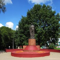 Памятник  Евфросинии Полоцкой в Полоцке. :: Валюша Черкасова