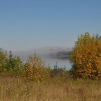 Осенний туман над Ангарой :: Сергей Шаврин