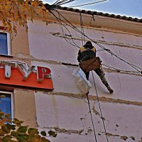 Октябрь...Осенний ремонт старой пятиэтажки! :: Владимир 