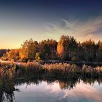 Озеро осенью... :: Александр Попович