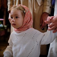 Дети в церкви. :: Геннадий Александрович