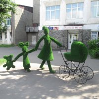 Дама с коляской :: Андрей Макурин