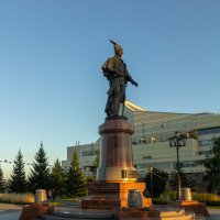 Памятник командору Николаю Резанову в Красноярске :: Владимир Кириченко
